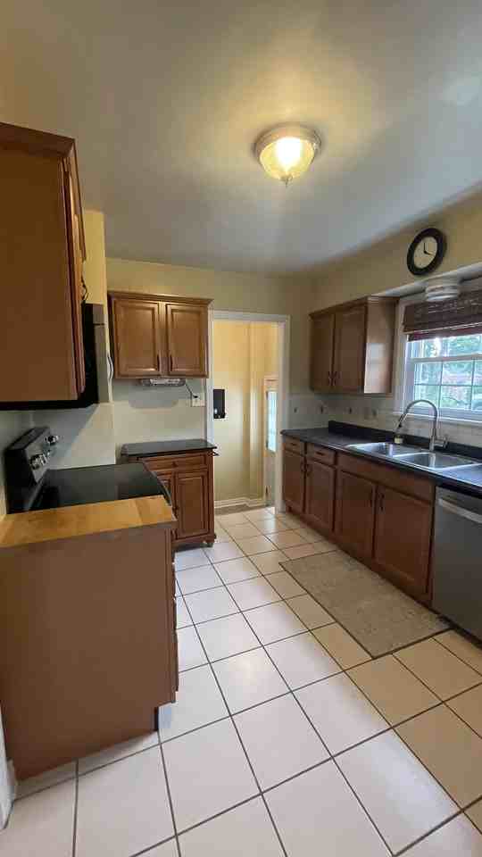 1101 S Main St #NA - Photo 4 of 36