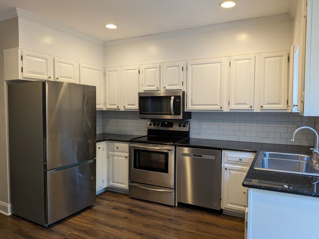 276 Windsor Pkwy #NA - Photo 7 of 26