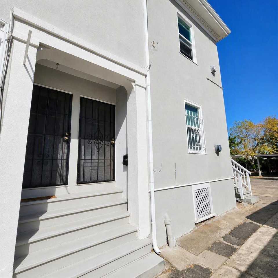 1726 7th Ave #1726 - Photo 4 of 18