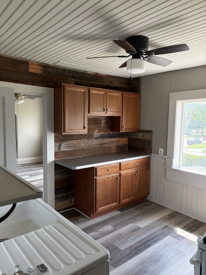 54 Lincoln St - Photo 2 of 10