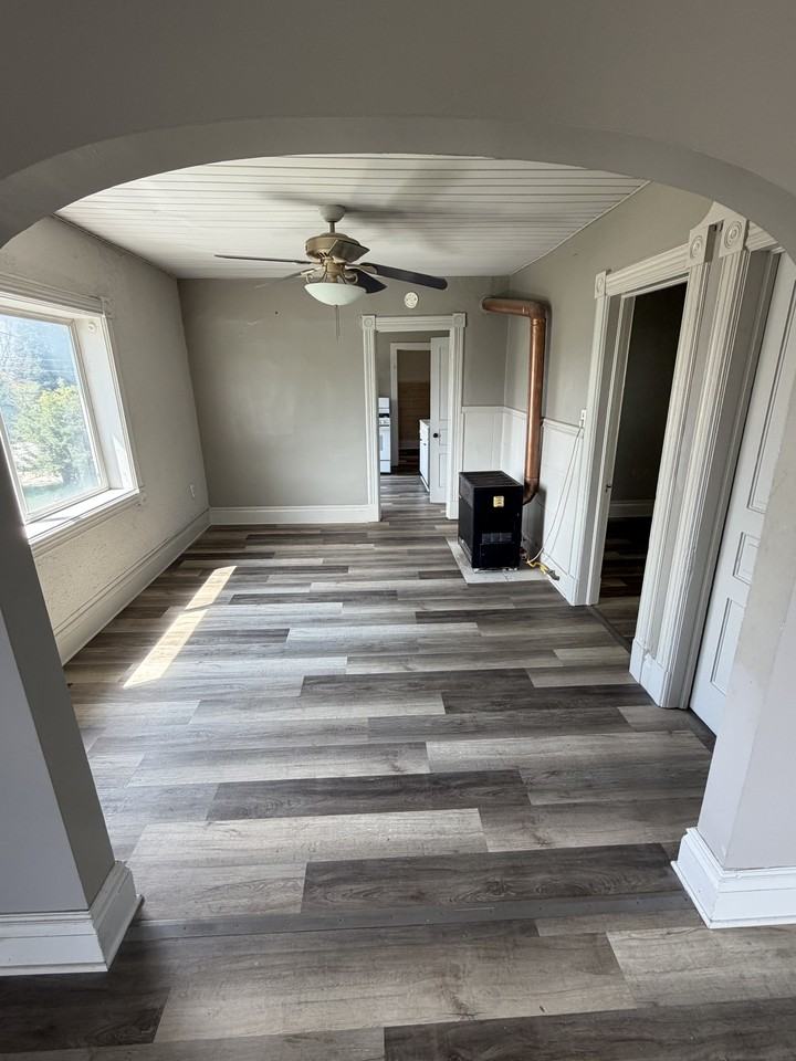 54 Lincoln St - Photo 5 of 10