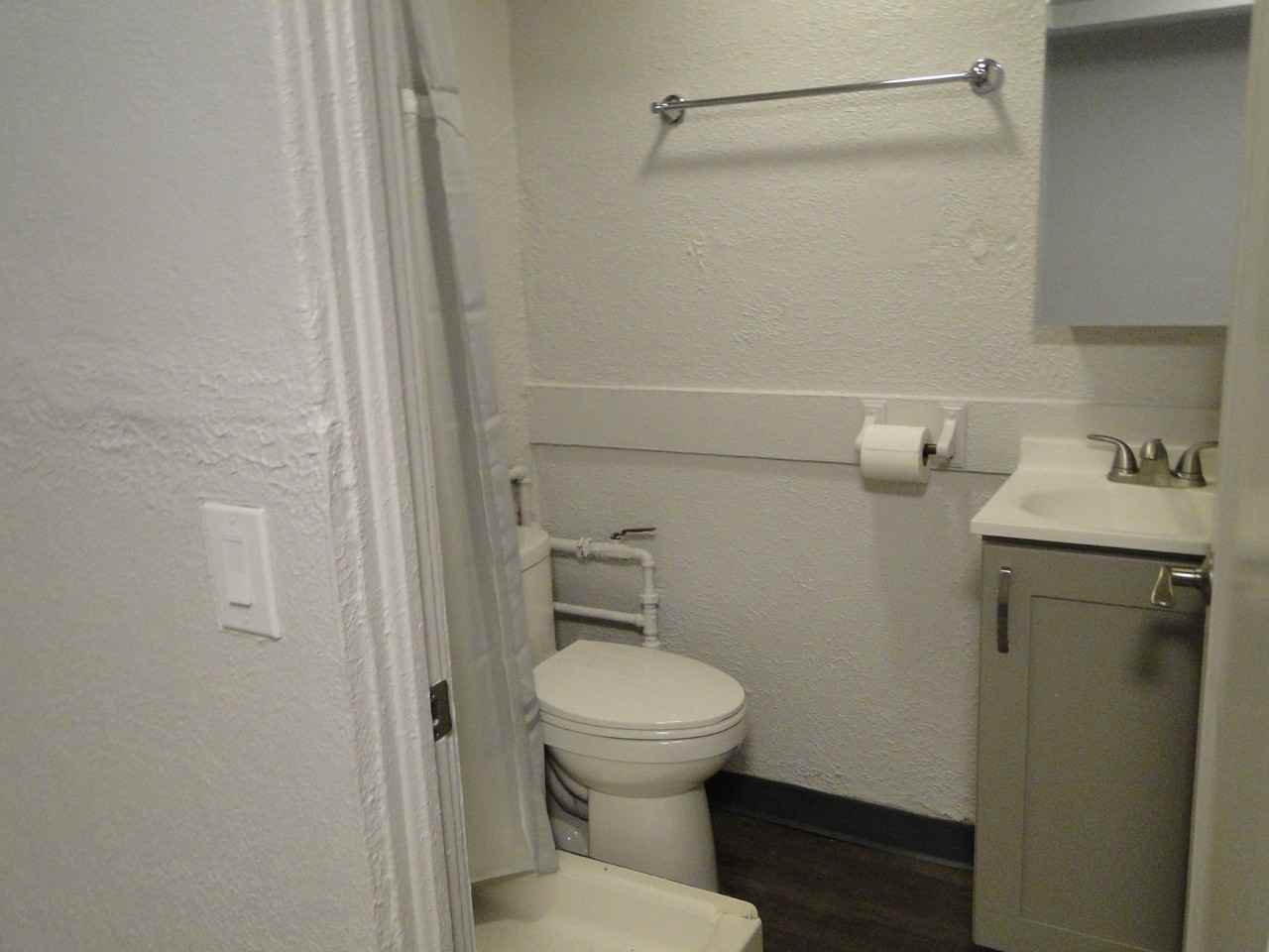 503 S Chestnut St #B - Photo 3 of 10