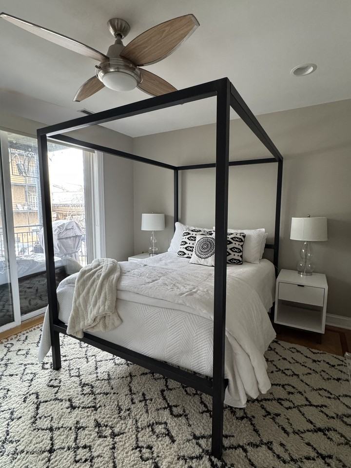 952 W Altgeld St #2 - Photo 6 of 13