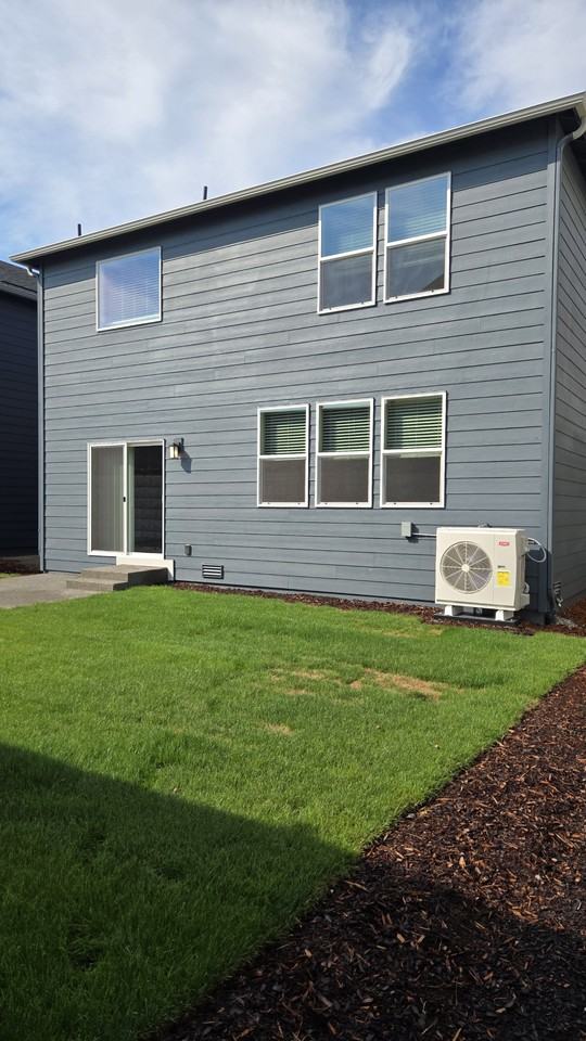 3923 23rd Ave Ne #NA - Photo 2 of 27