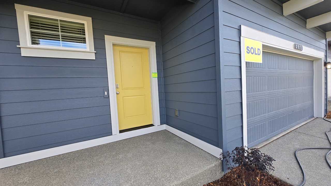 3923 23rd Ave Ne #NA - Photo 3 of 27