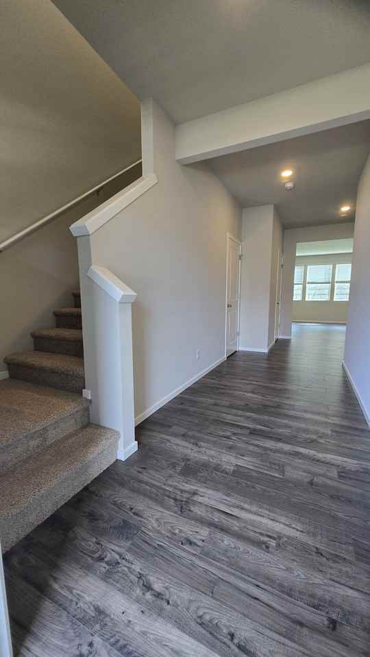 3923 23rd Ave Ne #NA - Photo 4 of 27