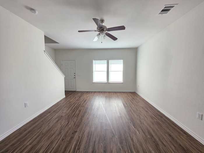 6326 Red Oak Dr - Photo 6 of 11