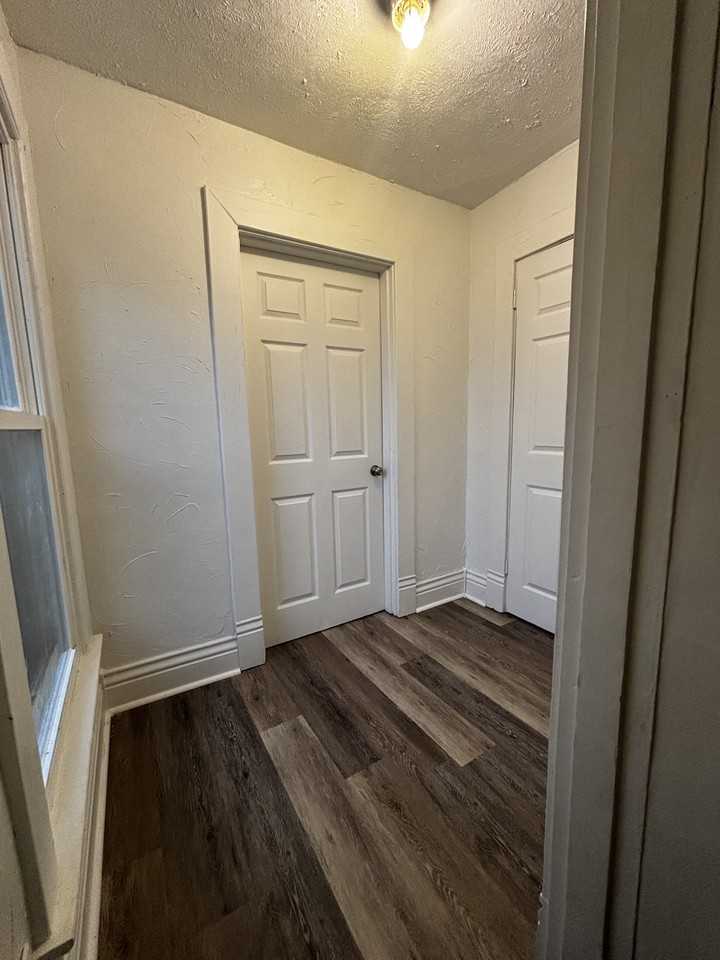 204 N 2nd St #NA - Photo 5 of 9