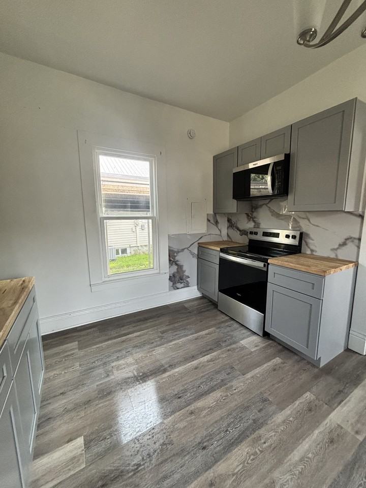 204 N 2nd St #NA - Photo 6 of 9