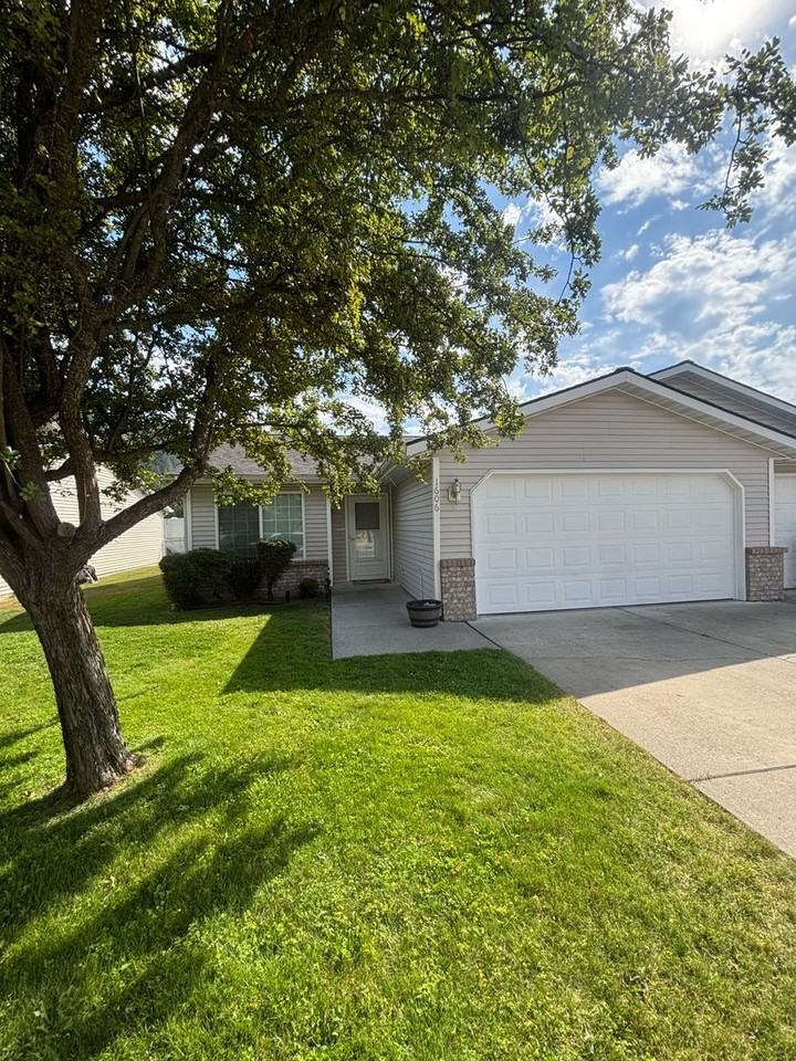 1606 E Best Ave - Photo 4 of 33
