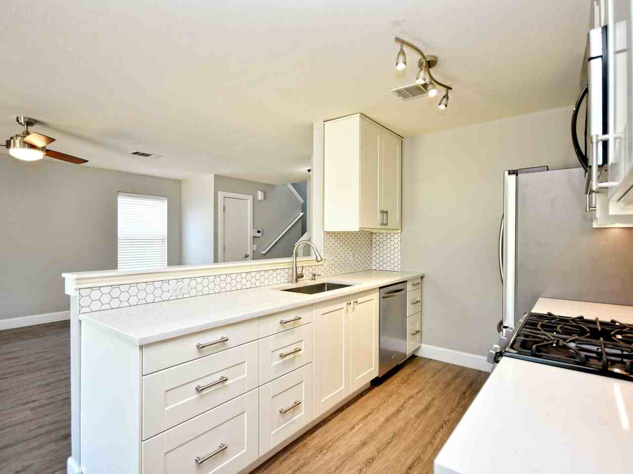 5312 Hutchinson Dr #NA - Photo 6 of 20