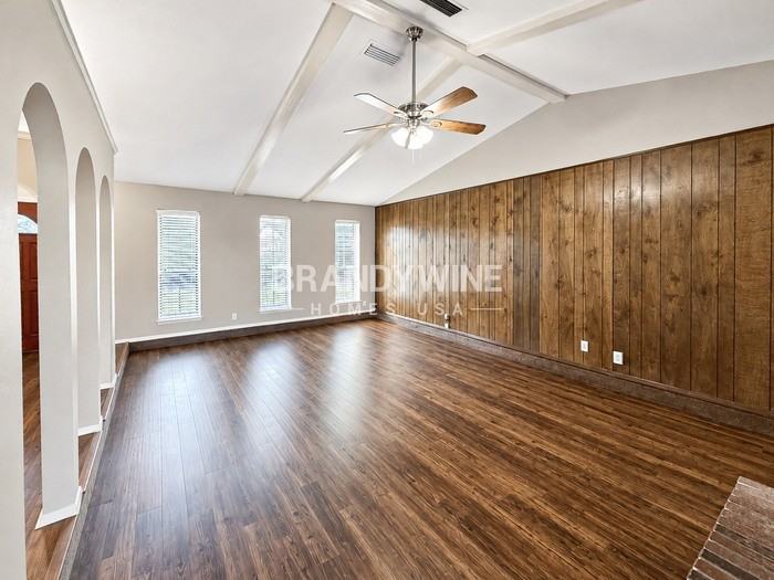 3025 Jamestown Dr - Photo 5 of 30