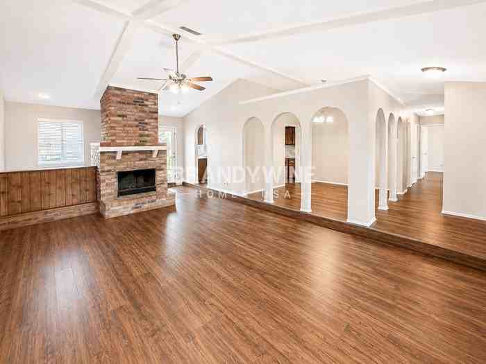 3025 Jamestown Dr - Photo 6 of 30