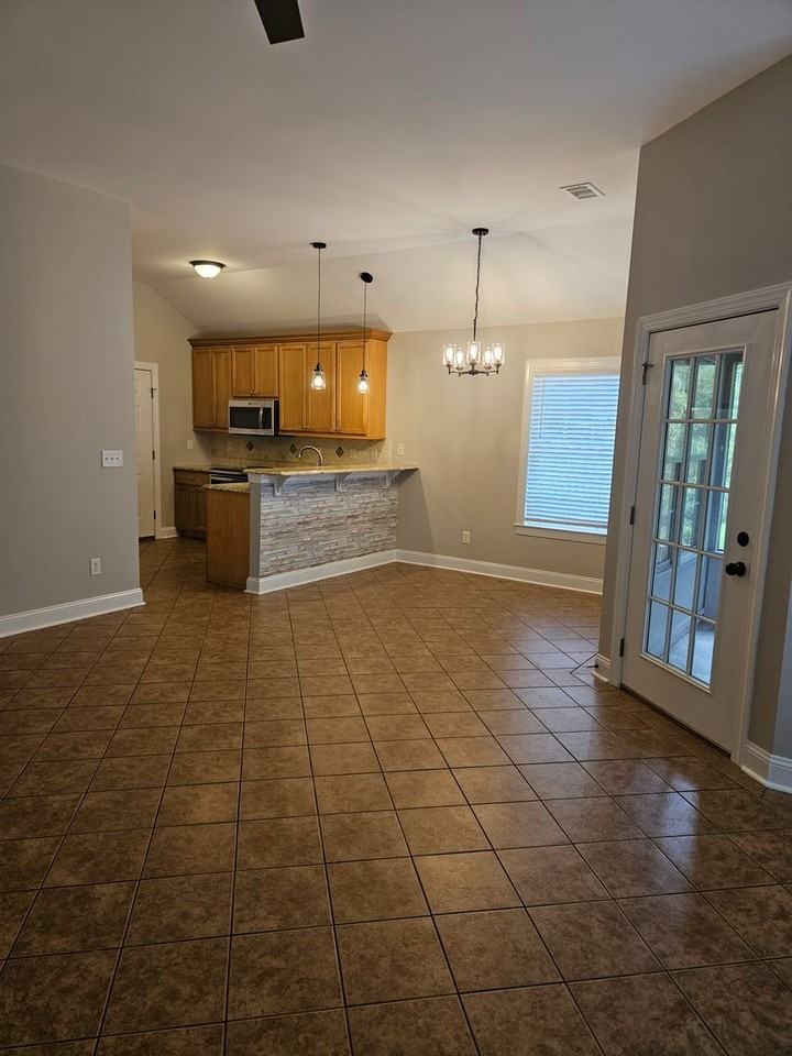 502D Castle Bay Dr - Photo 7 of 25