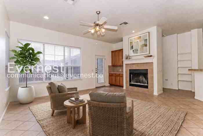 709 W 35th St - Photo 5 of 30