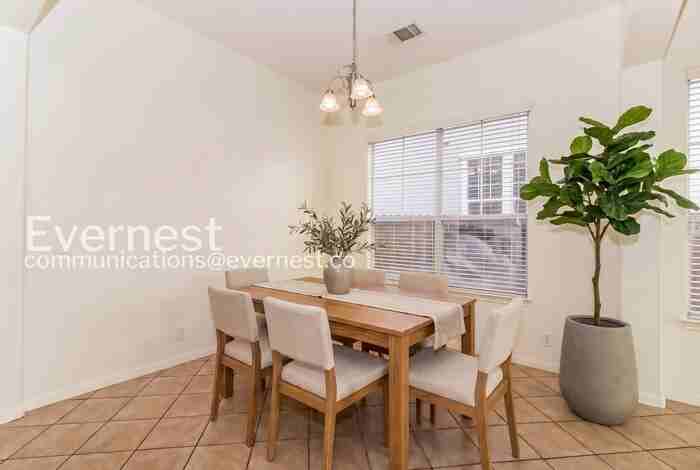 709 W 35th St - Photo 6 of 30