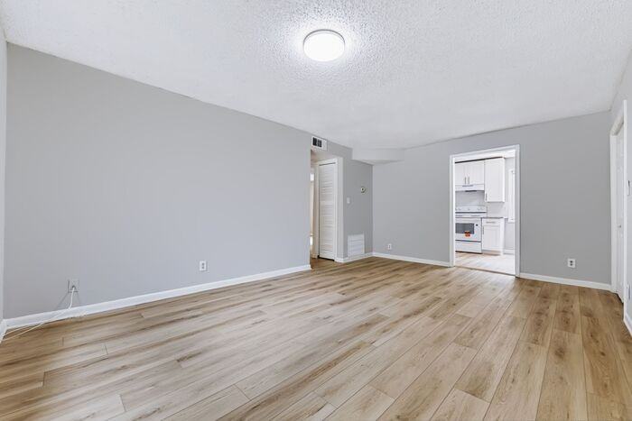 1637 Line Cir #1 - Photo 5 of 15
