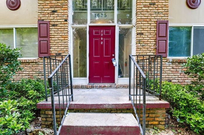 1635 Line Cir #1635 - Photo 4 of 15