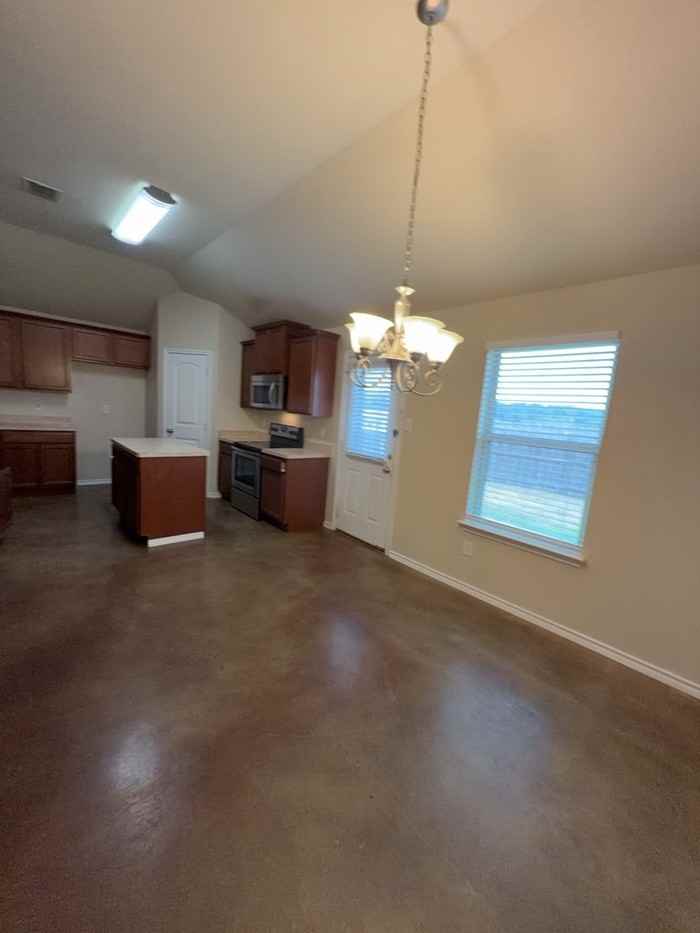7306 Mistletoe Trl - Photo 3 of 18