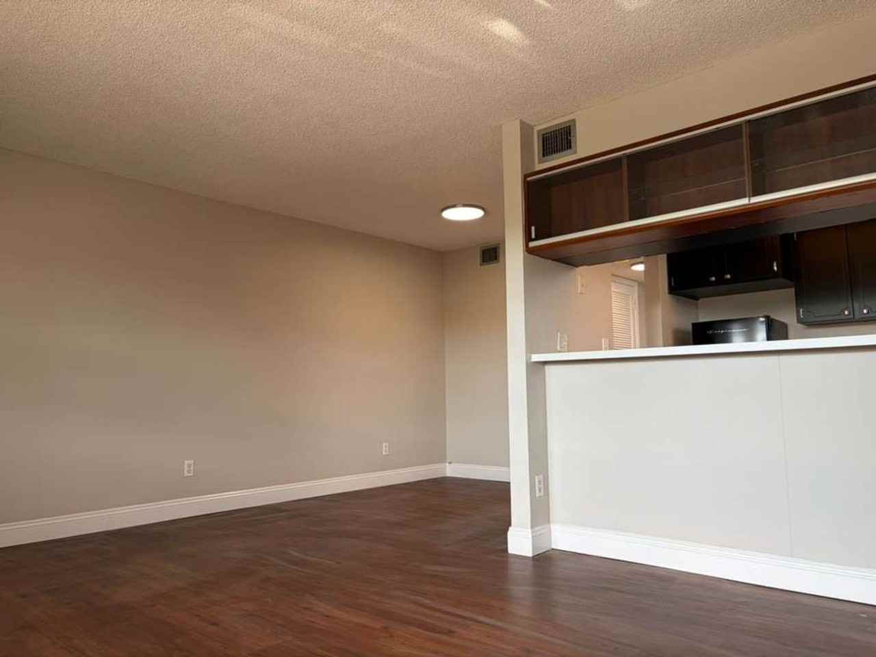 2931 Dupont St S #10 - Photo 5 of 28