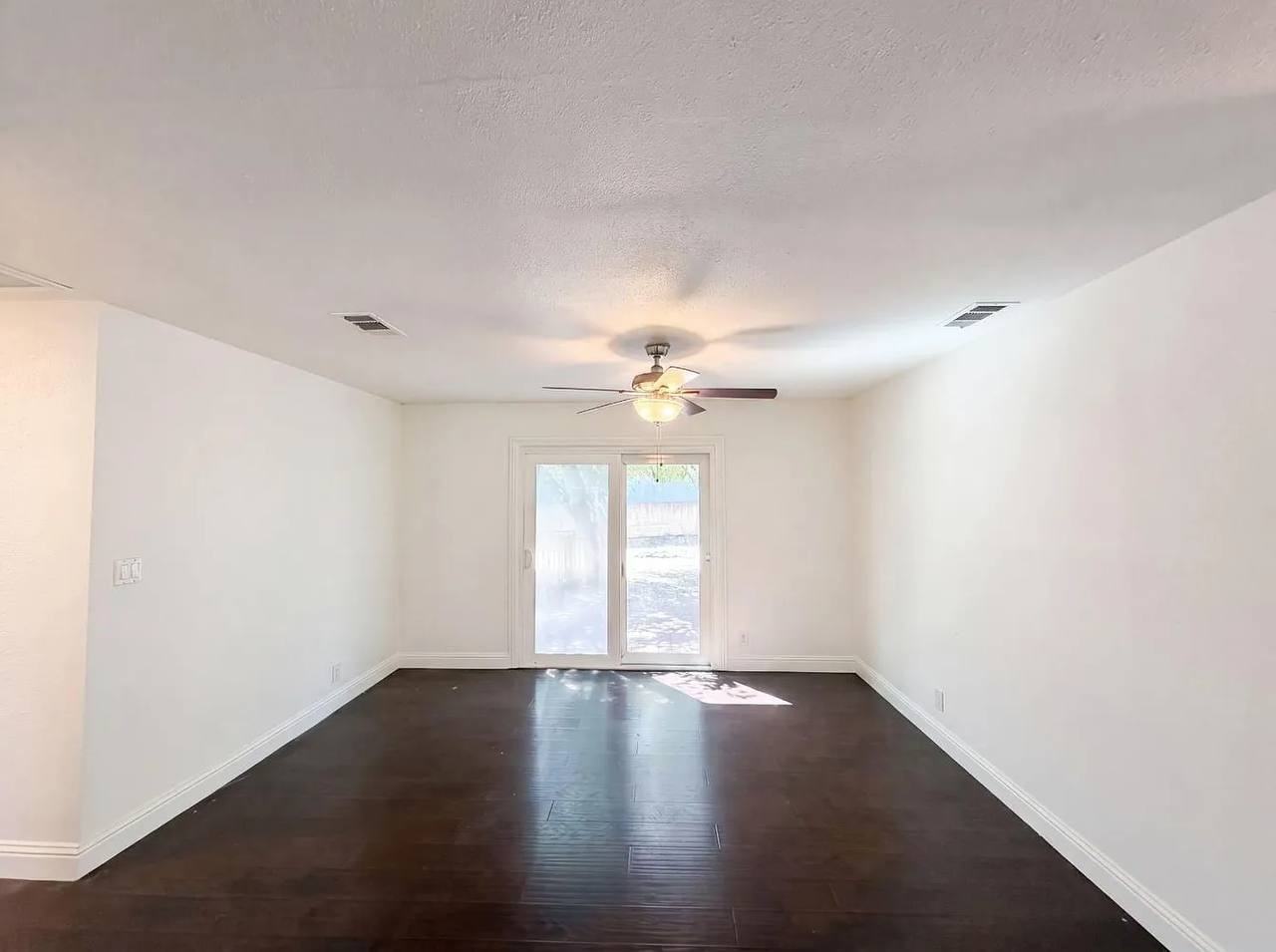 207 Bryan Avenue - Photo 4 of 13