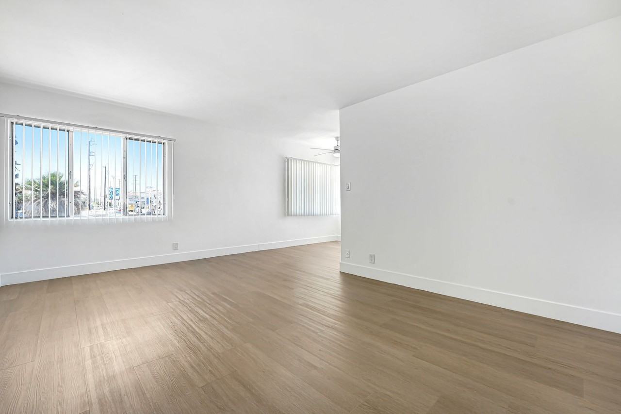 10270 Palms Blvd. - Photo 3 of 4
