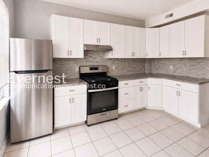 6431 N California Ave #2S - Photo 3 of 7