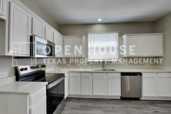 7016 Frost Ln - Photo 7 of 25