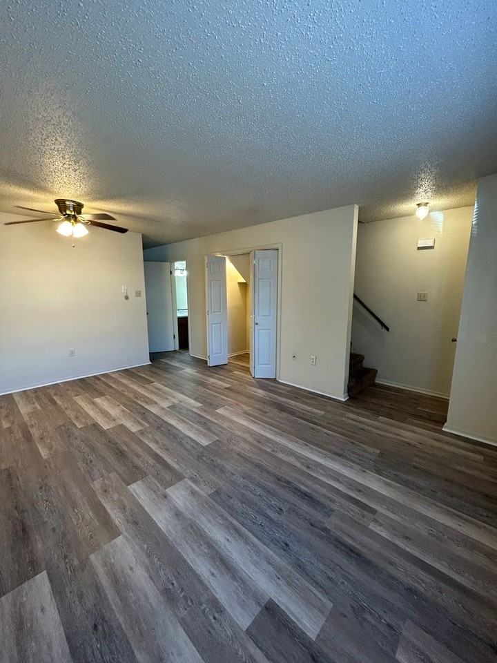 301 N Joplin Ave - Photo 2 of 31