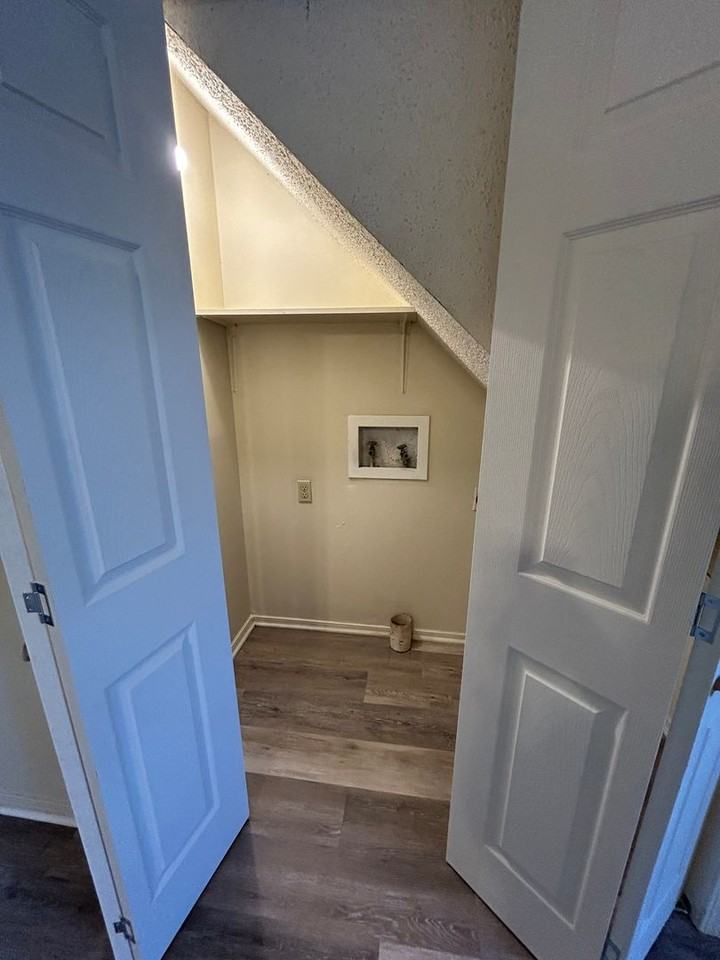 301 N Joplin Ave - Photo 3 of 31