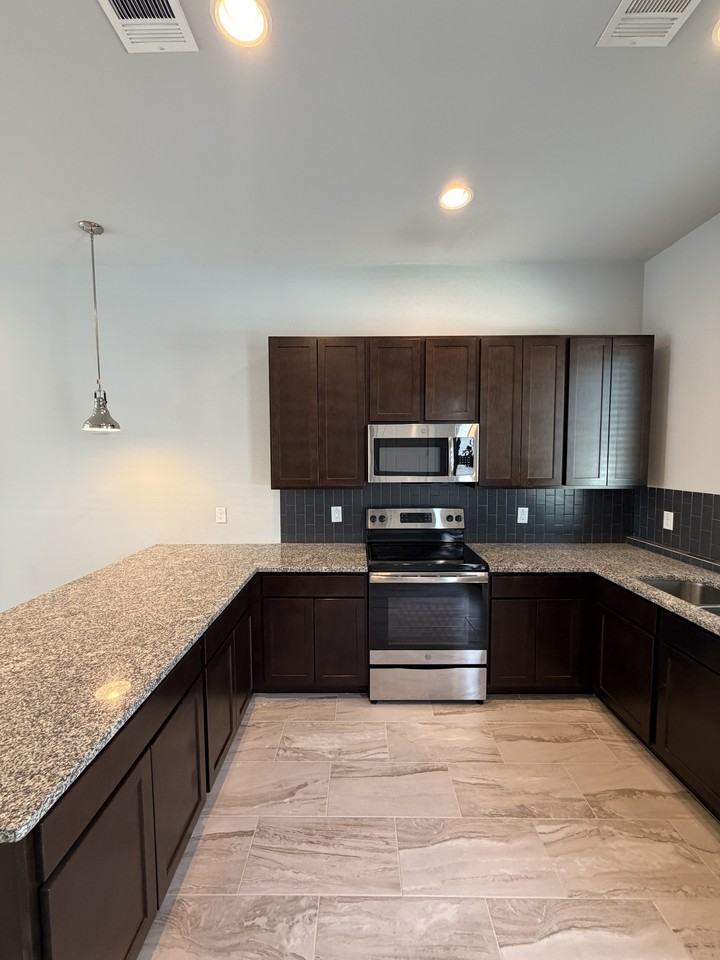 419 Cactus St Unit 102 #NA - Photo 4 of 21