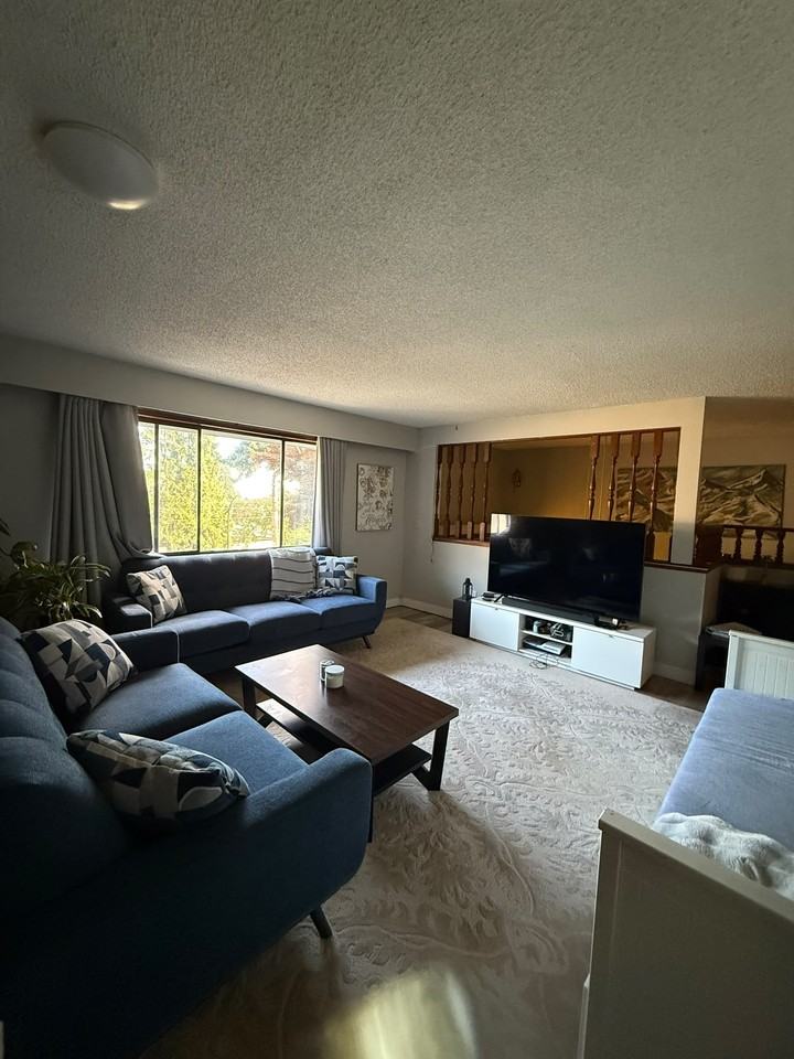 2205 Ninth Avenue - Photo 5 of 26
