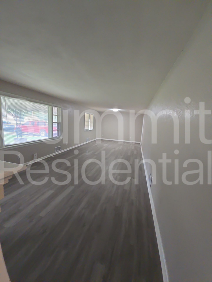 5353 Blue Ridge Blvd - Photo 4 of 17