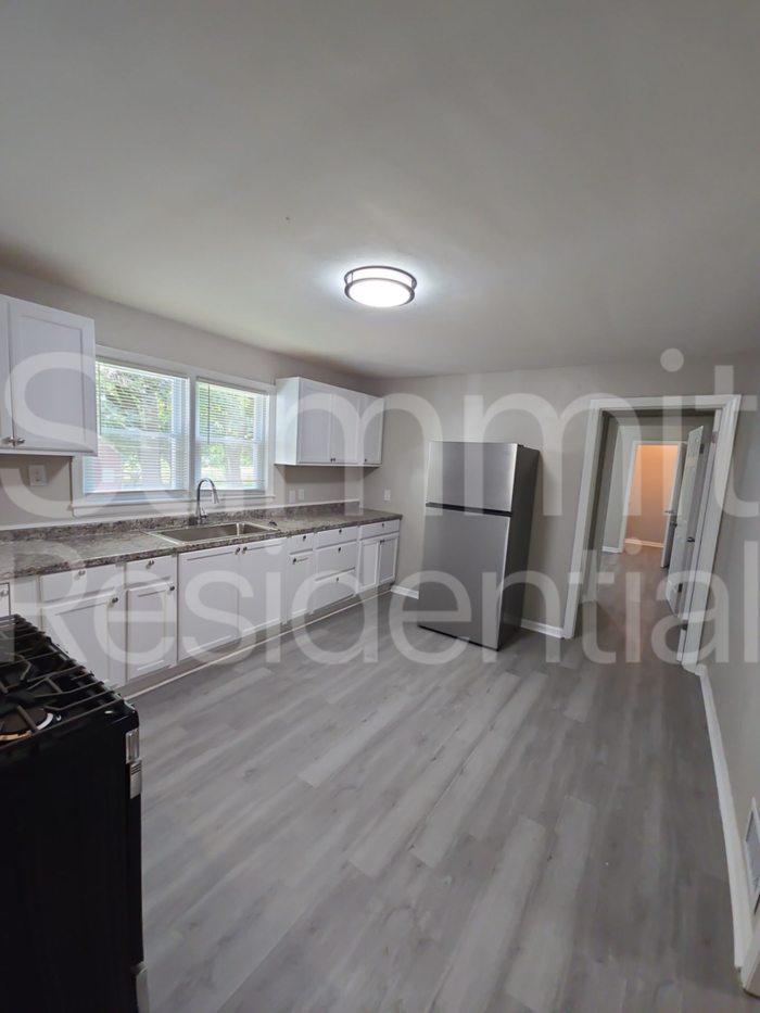 5353 Blue Ridge Blvd - Photo 7 of 17