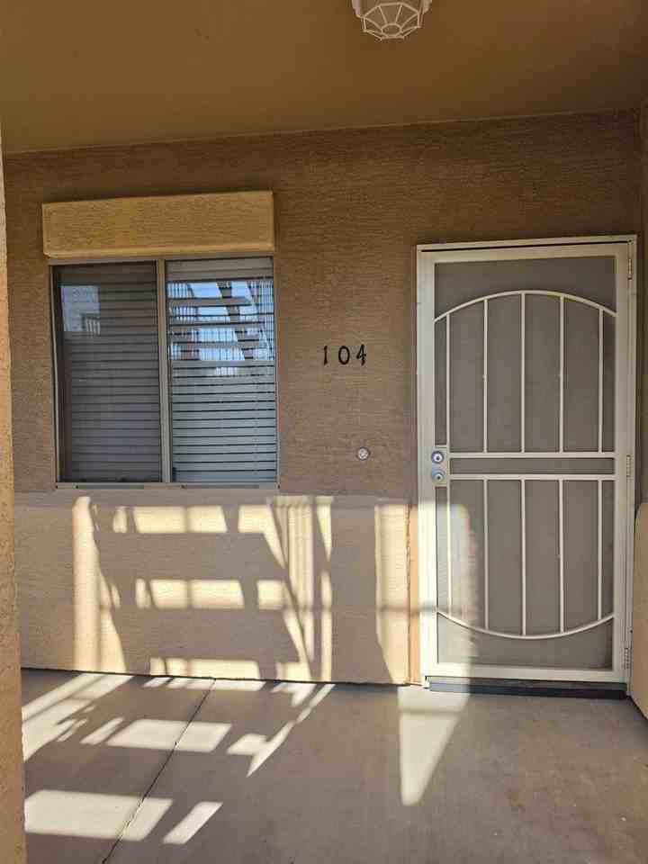 537 S Delaware Dr #104 - Photo 2 of 12