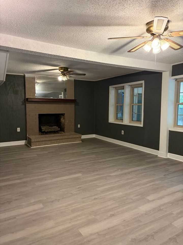 3826 Springhill Dr - Photo 3 of 12