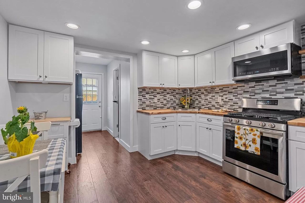 2846 Almond St #NA - Photo 3 of 24
