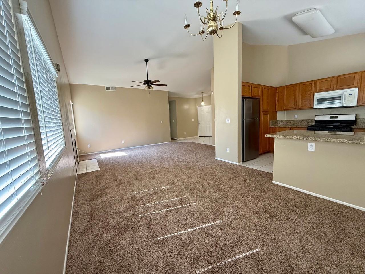 7110 Rogue River Dr - Photo 6 of 24