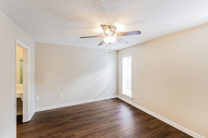1626 Edgewood Pl - Photo 7 of 12