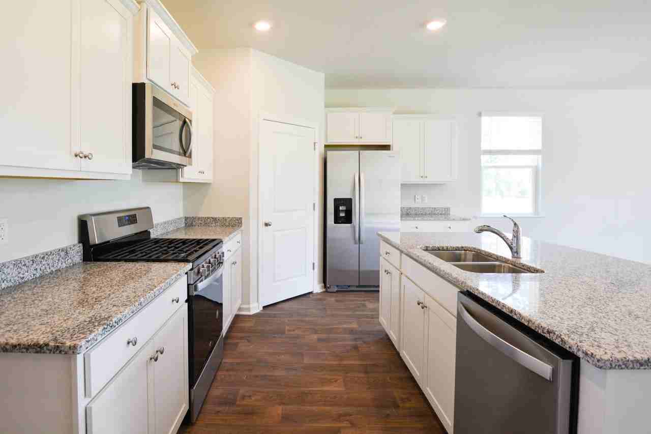 411 Zenith Blvd #NA - Photo 4 of 16