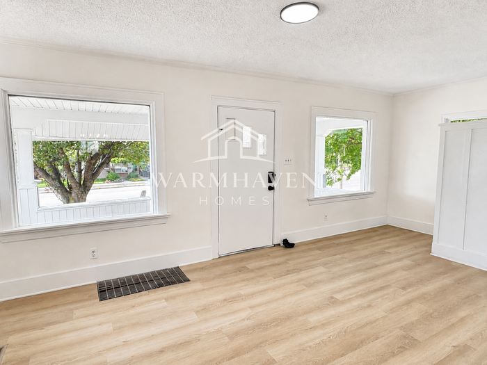 1203 N Main St - Photo 2 of 15