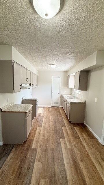 1801 S Drexel Ave - Photo 3 of 10
