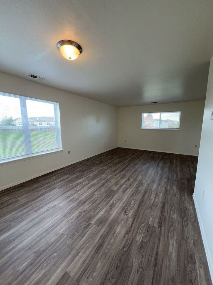 239 Mellette Ct - Photo 2 of 6