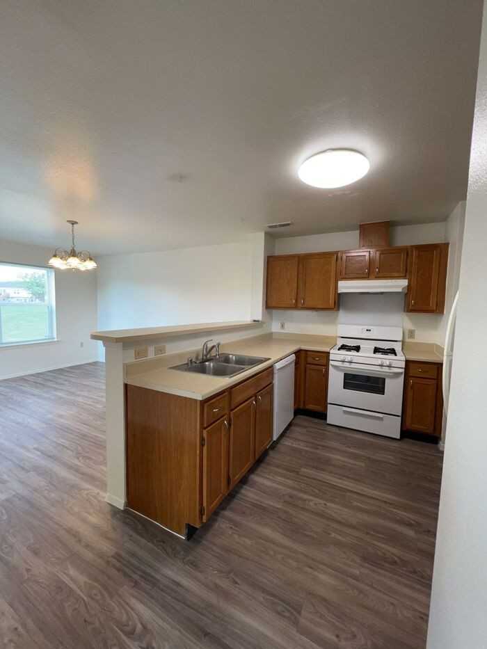 239 Mellette Ct - Photo 3 of 6