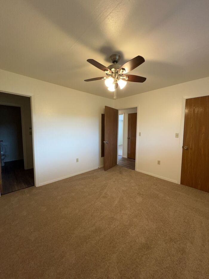 239 Mellette Ct - Photo 5 of 6