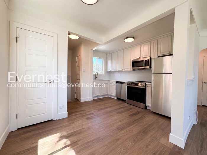 3235 Albion St - Photo 6 of 19