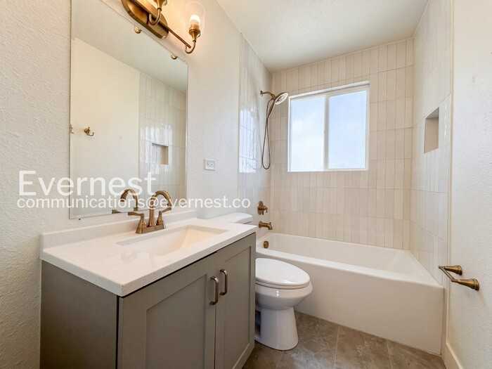 3235 Albion St - Photo 7 of 19