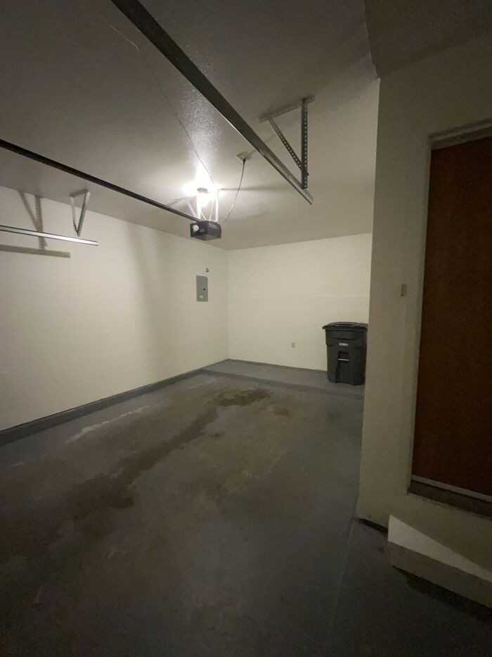 1133 Dakota Dr - Photo 6 of 8