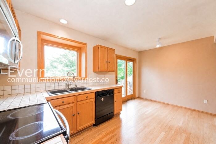 7818 S University Way - Photo 7 of 25