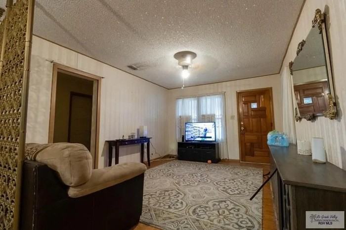 1202 W Madison Ave - Photo 4 of 9